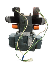 Load image into Gallery viewer, Rexroth 4WEH16H60/6AG12NS2Z45V Directional Valve 4WE6J51/AG12NZ45V
