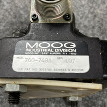 Load image into Gallery viewer, MOOG 760-748A Directional Control Valve 4810-01-132-8431
