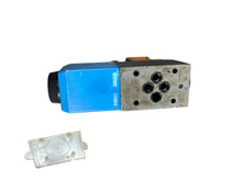 Load image into Gallery viewer, Vickers DG4V-3-0A-M-FPA5WL-H7-60-EN416 Pilot Valve 02-155422
