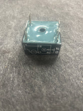 Load image into Gallery viewer, TRANE RLY0528 RELAY 2701-1605-01-07
