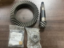Load image into Gallery viewer, Dana 35425/33953 Ring &amp; Pinion Set Ratio, 43-6
