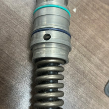 Load image into Gallery viewer, Cummins 3053124 Fuel Injector
