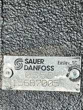 Load image into Gallery viewer, SAUER DANFOSS 156B7005 2 SPOOL VALVE John Deere RE60527
