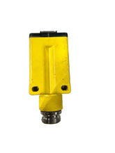 Load image into Gallery viewer, Banner q45bw22lpq USED Q45 SERIES RUGGED RECTANGLE SENSOR
