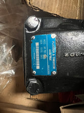 Load image into Gallery viewer, PARKER DENISON HY701X22 HYDRAULIC VANE PUMP for PLASSER &amp; THEURER
