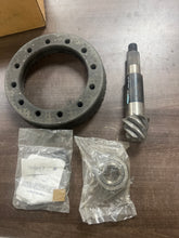 Load image into Gallery viewer, Dana 35425/33953 Ring &amp; Pinion Set Ratio, 43-6
