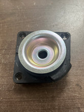 Load image into Gallery viewer, URO 30666271 Strut Mount
