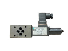 Load image into Gallery viewer, Daikin MPS-02P-1-60-CL Hydraulic Pressure Switch JPS-1-10-C
