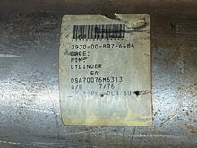 Load image into Gallery viewer, Clark 1611607 Hydraulic Cylinder 3930-00-807-6484
