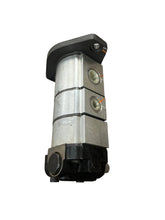 Load image into Gallery viewer, Bobcat 7001908 Hydraulic Gear Pump NOS
