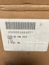 Load image into Gallery viewer, Spicer 4-2-679 End Yoke, 1550 Series
