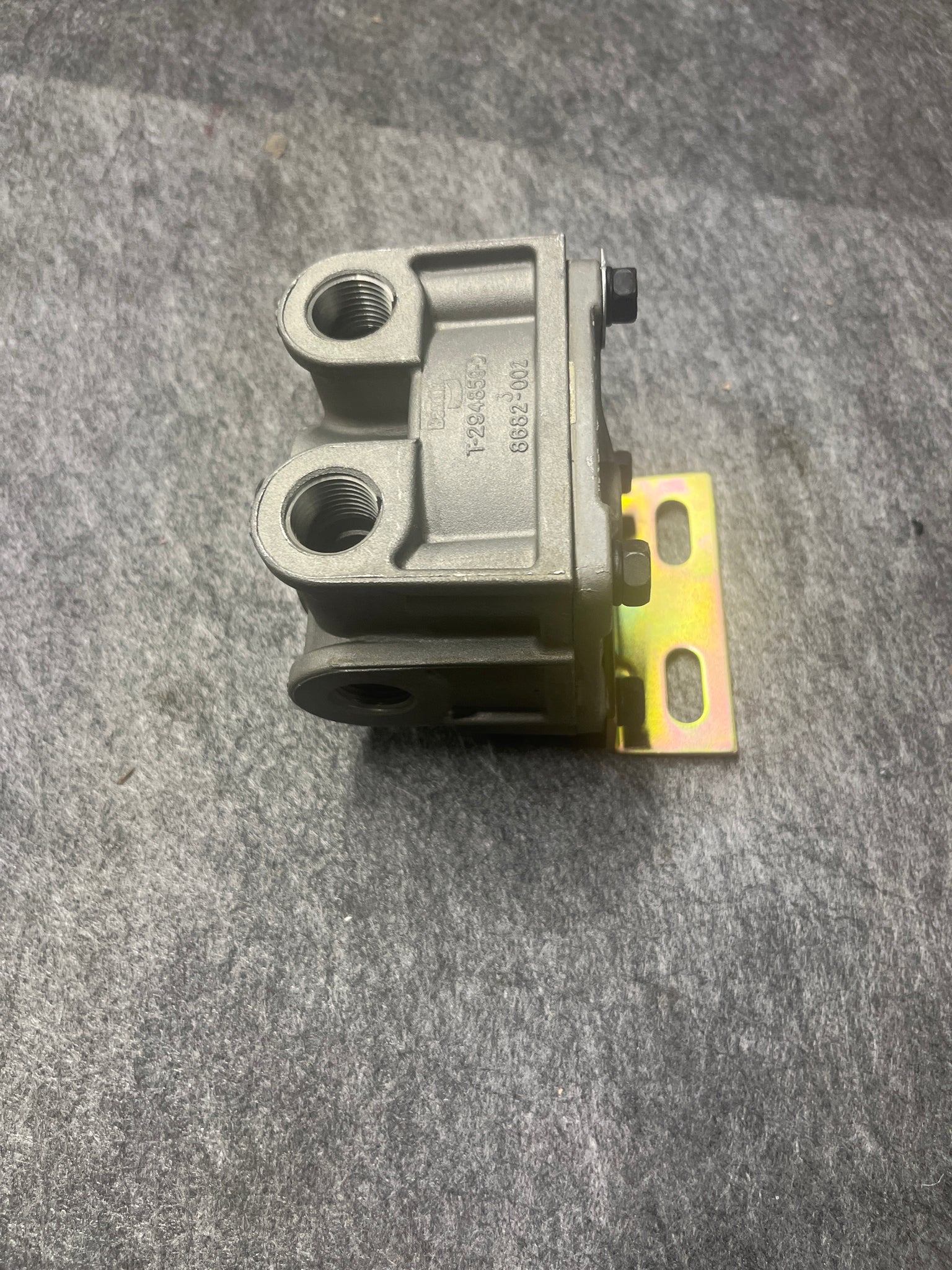 Valvula Rv040 Bendix 103705 Air Brake Valve, Relay RV040 – swedincompany