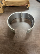 Load image into Gallery viewer, Wabco 540589 Bearing Sleeve 3120-00-365-1756

