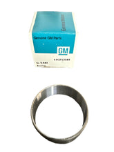 Load image into Gallery viewer, General Motors 3914135 Sleeve Bearing Set
