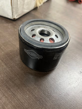 Load image into Gallery viewer, Briggs &amp; Stratton 492932S Oil Filter
