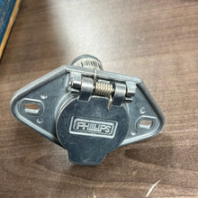 Load image into Gallery viewer, Phillips 15-600  Trailer Socket
