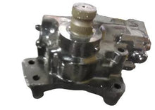 Load image into Gallery viewer, TRW MERITOR MASCOT XT0399270 REMAN STEERING GEAR
