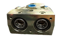 Load image into Gallery viewer, Case 275182A2 Coupling, Push-Pull
