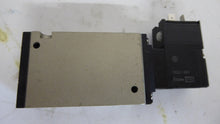 Load image into Gallery viewer, SMC NVFS3120-5DZ-02F Pneumatic solenoid Valve
