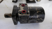 Load image into Gallery viewer, Parker Ross TB0100FM090AAAB Hydraulic Motor NOS
