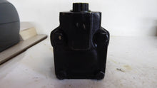 Load image into Gallery viewer, Vickers V10 1J2J 0A20 024 LH Hydraulic Pump
