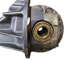 Load image into Gallery viewer, Isuzu CD7011Y Front Gear Reducer
