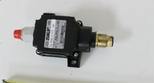 Load image into Gallery viewer, Vogel SKF DS-WA1-4-V71 Pressure Switch
