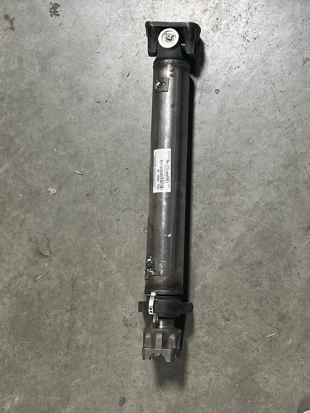 Ford 3C3Z-4R602-EB Driveshaft w/carrier bearing 1480 Series