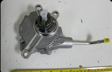 Load image into Gallery viewer, Toyota 29300-0P011 Vacuum Pump 29300-0P030-00
