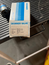 Load image into Gallery viewer, Honeywell PB2DX22 2 Way NC Operator

