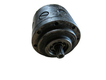 Load image into Gallery viewer, ZF 8605-955-102K Hydraulic Pump

