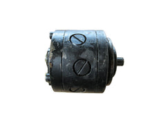 Load image into Gallery viewer, ZF 8605-955-102K Hydraulic Pump
