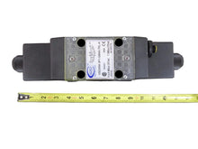 Load image into Gallery viewer, Continental VSD05M-3F1-GB4A-70L-A Directional Valve
