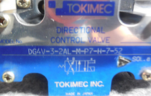 Load image into Gallery viewer, TOKIMEC DG4V-3-2AL-M-P7-H-7-52 Directional Control Valve
