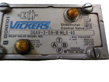 Load image into Gallery viewer, Vickers Hydraulics DG4V-3-0A-M-WL-B-40 Directional Control Valve 989602 NOS
