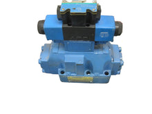 Load image into Gallery viewer, Vickers DG5S8-8C-2V-MFWB-5-30 Directional Control Valve 24158JA
