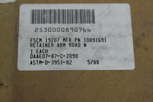 Load image into Gallery viewer, USATAC 10891691 Retainer Arm 2530-00-089-0766
