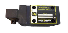 Load image into Gallery viewer, Parker Hannifin 4MD01ZD20FK Directional Control Valve NOS

