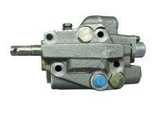 Load image into Gallery viewer, Vickers Hydraulics 502030 Control Valve Clark 2783176
