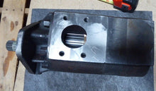 Load image into Gallery viewer, Caterpillar G26944 Hydraulic Gear Pump
