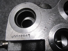 Load image into Gallery viewer, Vickers 02-317184 Spool Valve
