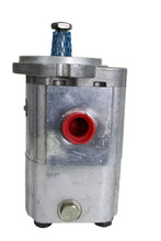 Load image into Gallery viewer, Parker 35474 Hydraulic Pump
