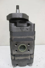 Load image into Gallery viewer, Caterpillar K27098 Hydraulic Gear Pump
