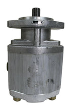 Load image into Gallery viewer, Hydreco HMP3-III-25/20-25A2 Hydraulic Gear Pump 1.53 (25) CW  3/4" 11T Full Splined
