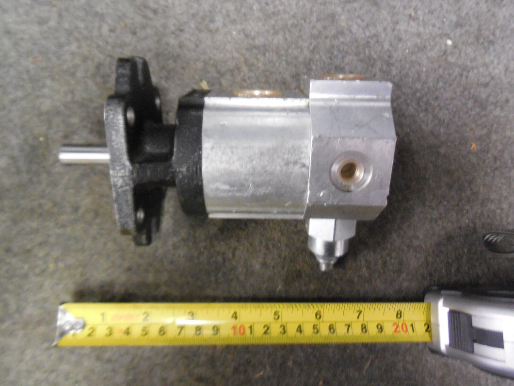 Fabco PLM10.6.3G0-36R8-L0B/100-N-L Hyd. Pump