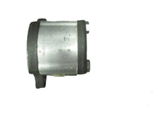 Load image into Gallery viewer, Bosch Hydraulics 1517 222 834 Gear Pump
