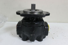 Load image into Gallery viewer, John Deere 810909800 Hydraulic Pump
