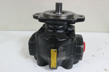 Load image into Gallery viewer, John Deere 810909800 Hydraulic Pump
