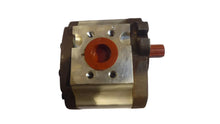 Load image into Gallery viewer, Dynamic 5U411547 Gear Pump
