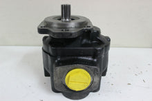 Load image into Gallery viewer, John Deere 810909800 Hydraulic Pump
